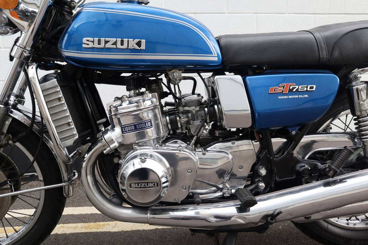 スズキGT750 1974 – We Sell Classic Bikes