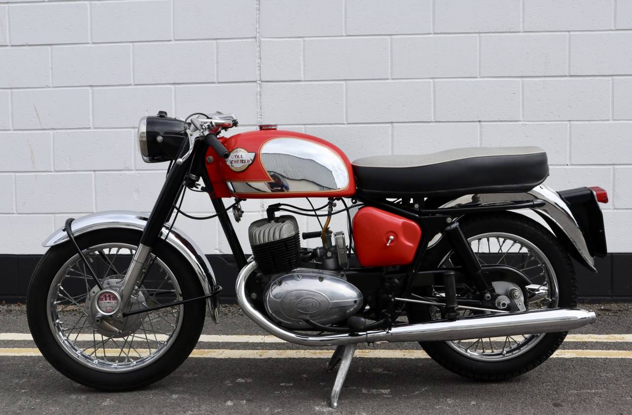 ロイヤルエンフィールドターボツインスポーツ1964 – We Sell Classic Bikes