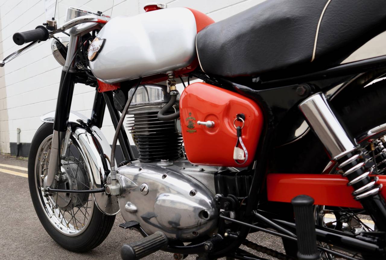 ロイヤルエンフィールドコンチネンタル1963年 – We Sell Classic Bikes