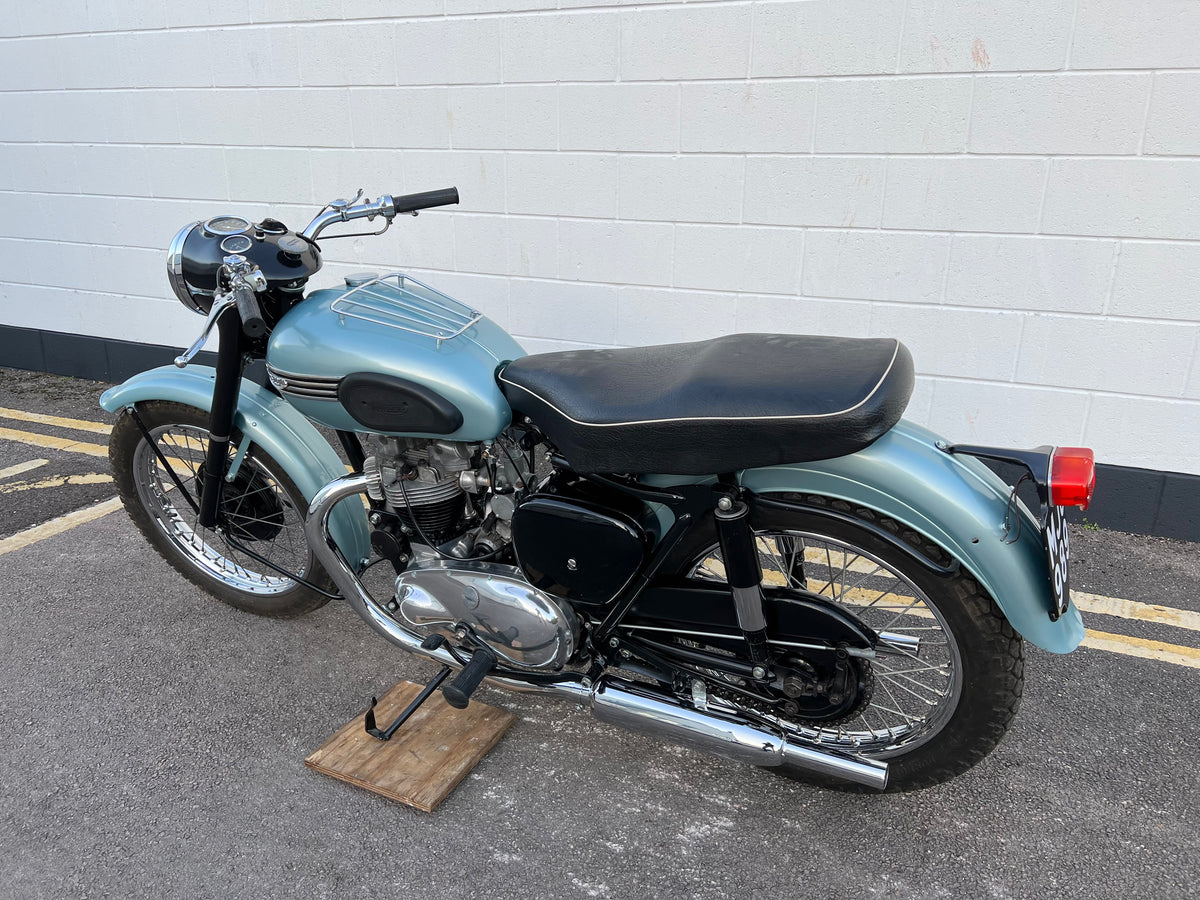 triumph-t110-650cc-1955-we-sell-classic-bikes